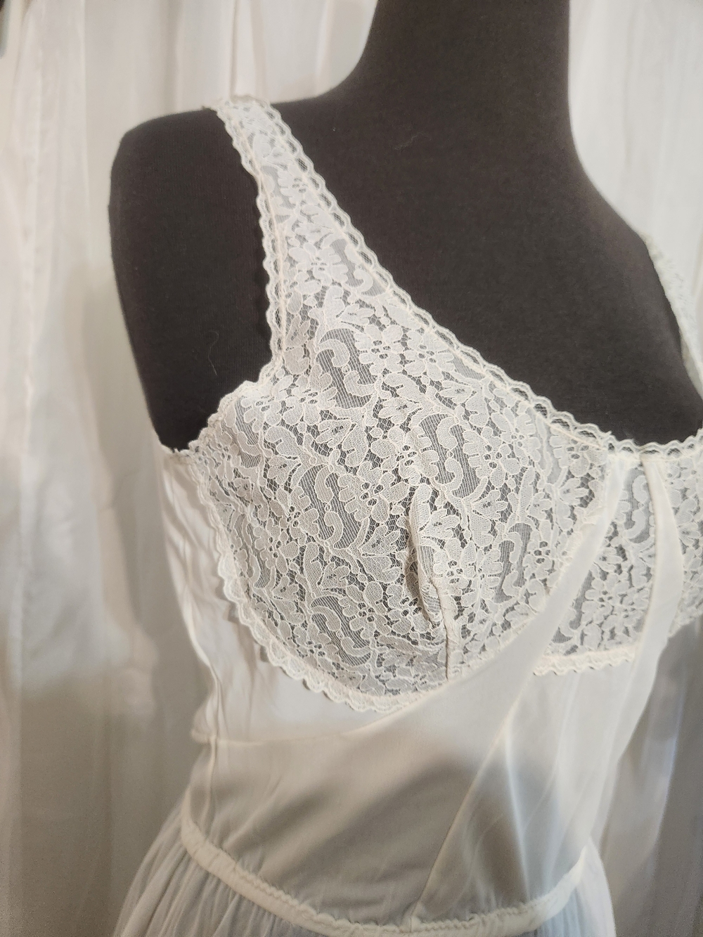 Vintage Elegant White Lace-Trim Slip Dress with Sheer Bodice XS/S - Picture 5 of 10